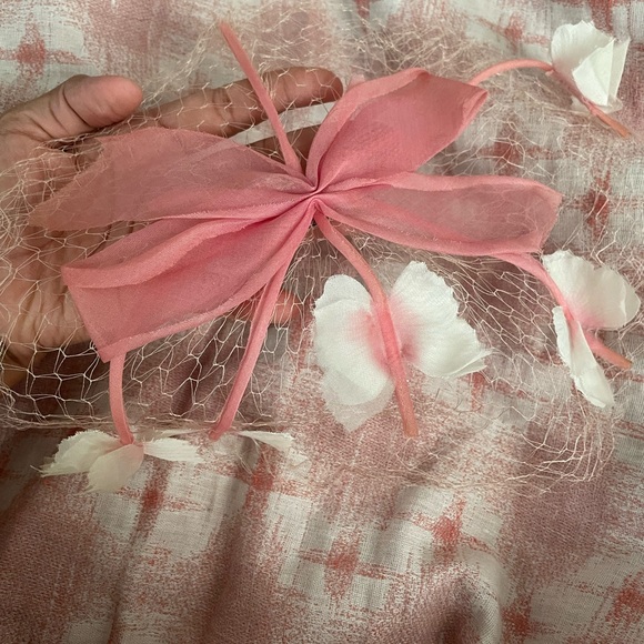 50’s butterfly fascinator. Pink Floral Hair Accessory - Picture 7 of 8